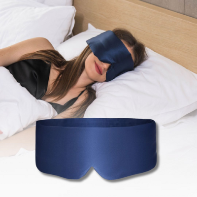 Mujer con Deep Sleep Mask y Máscara Expuesta